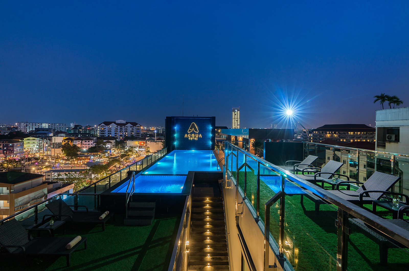 Rooftop swimming pool and bar